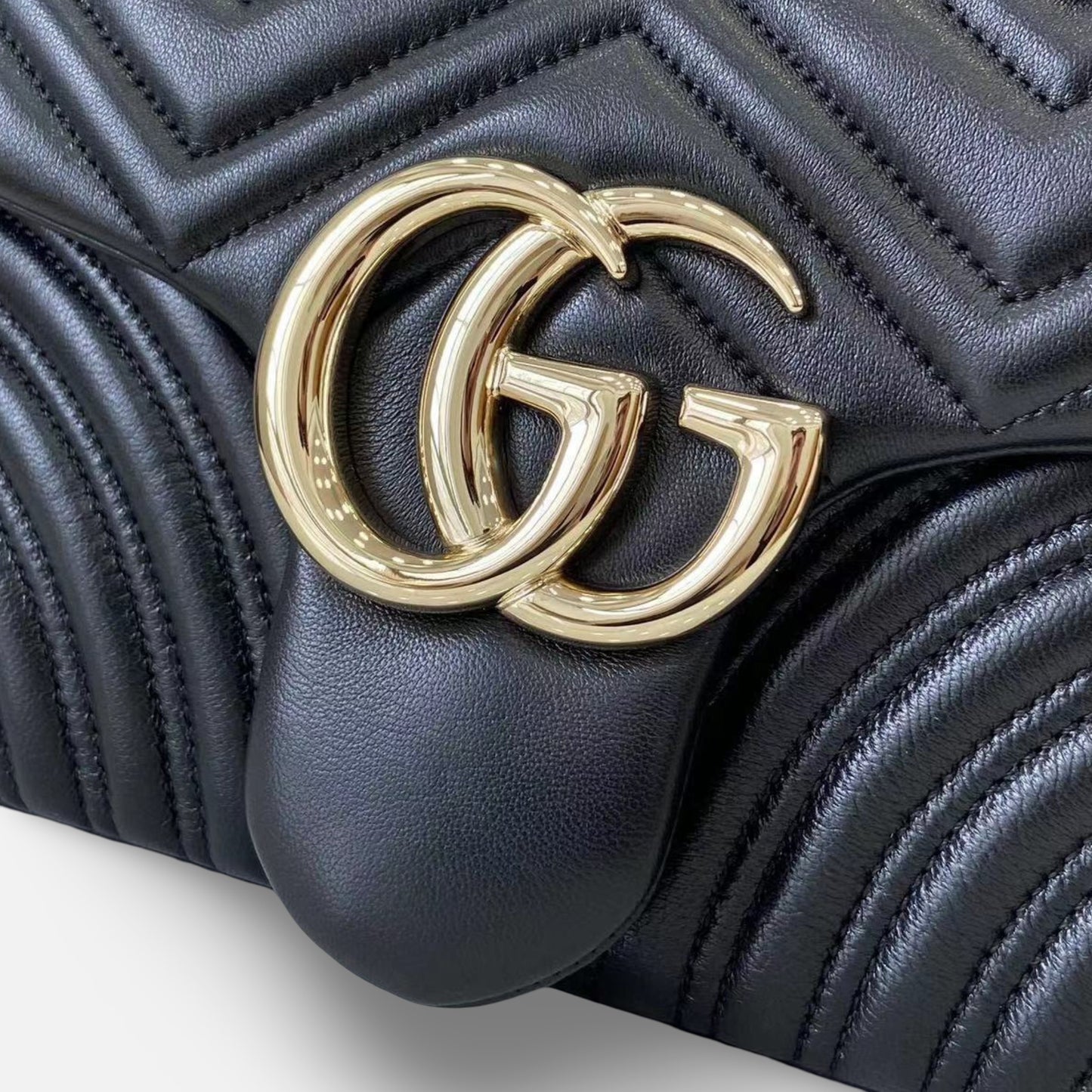 Gucci - GG Marmont Medium Bag