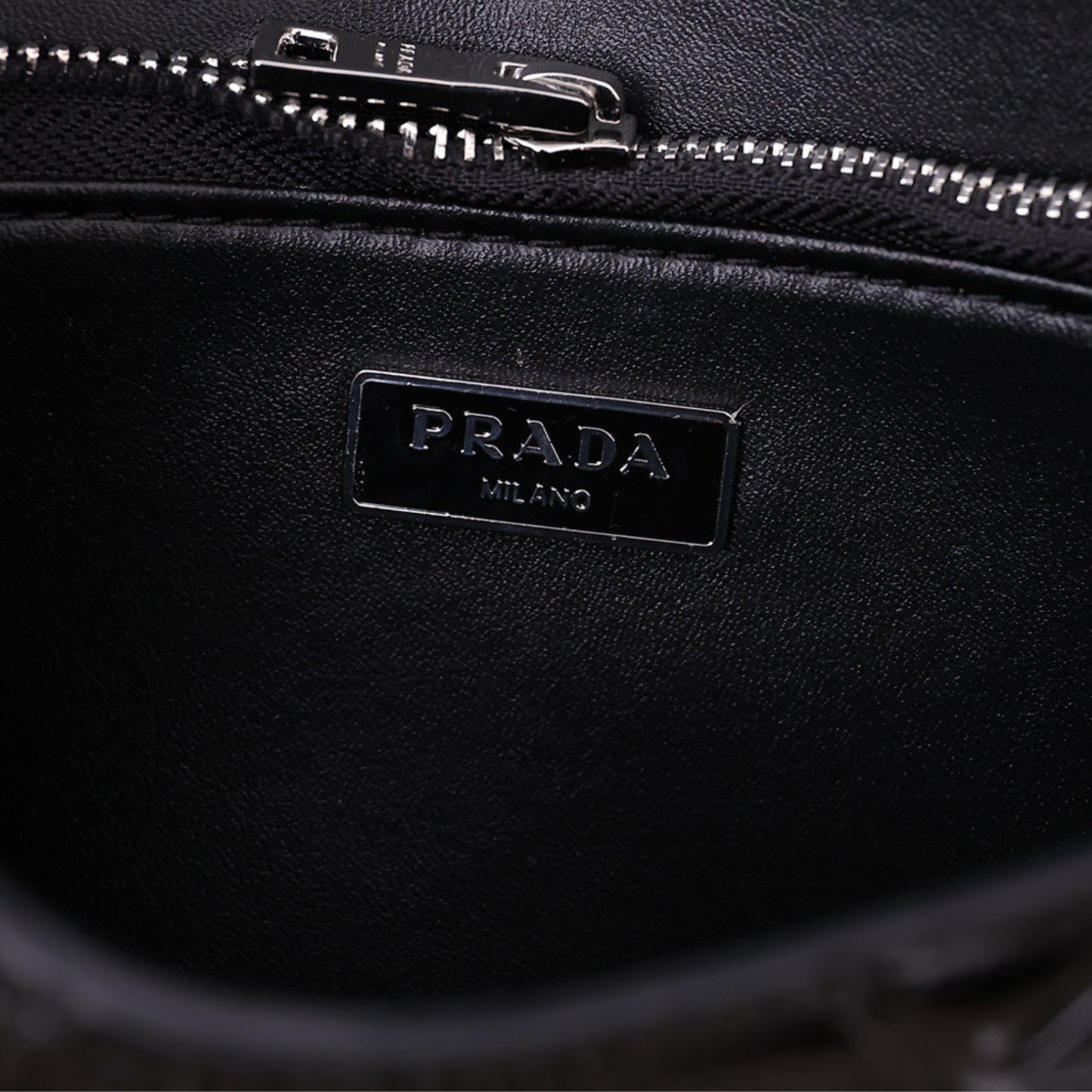 Prada - Bolsa Mini Couro Envernizado