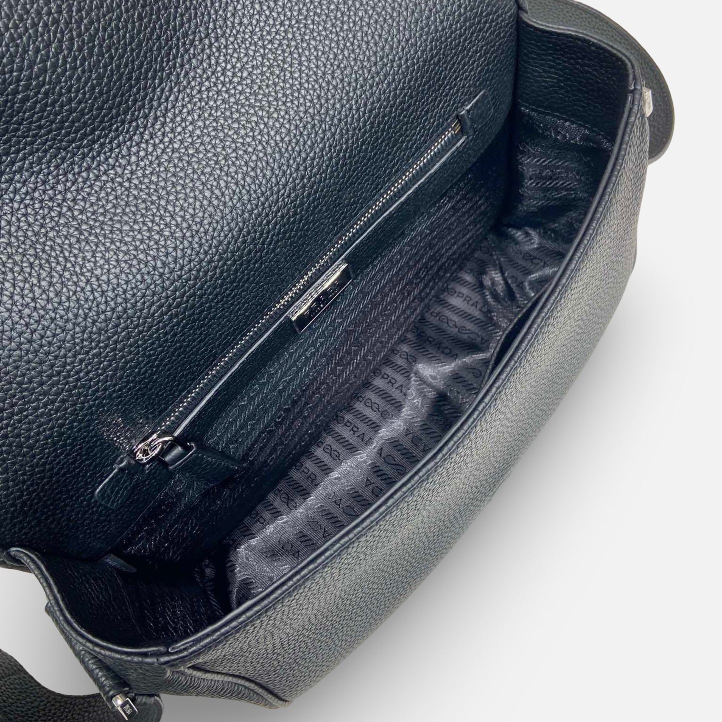Prada - Bolsa Couro Clássica